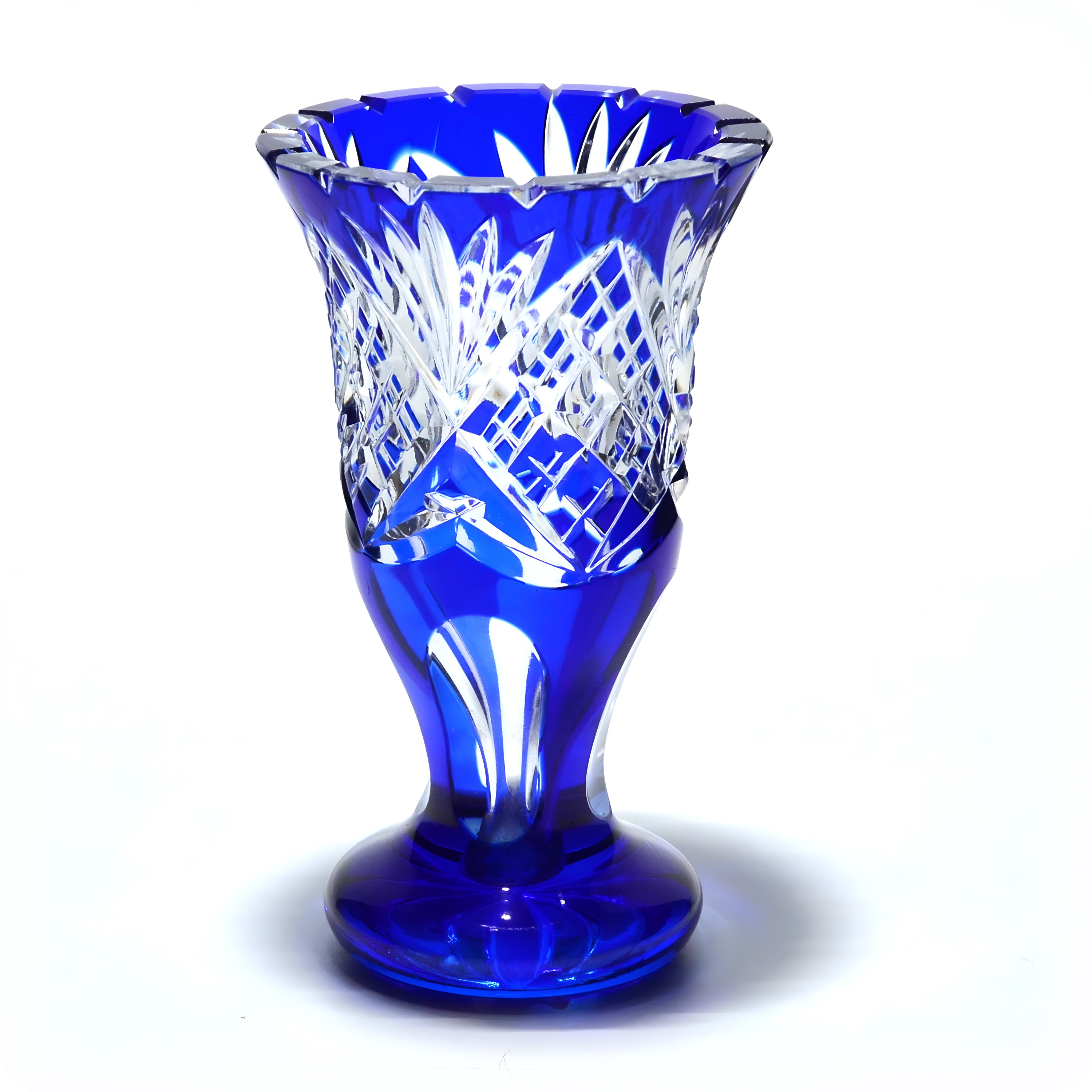 Blauer Bleikristallvase, Handgefertigtes Geschliffenes Glas Mit Geometrischem Muster, Bohemia Vase, Vintage Dekorativer Wohnakzent